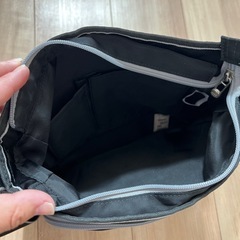 adidas 斜め掛けバックの画像