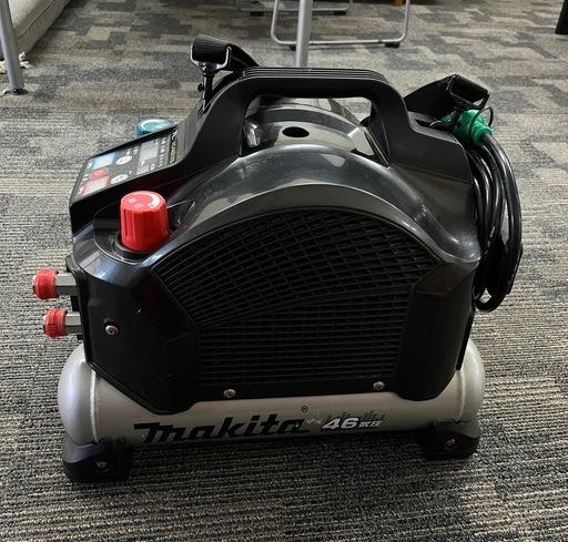 マキタ　エアーコンプレッサー　AC462XS 7L