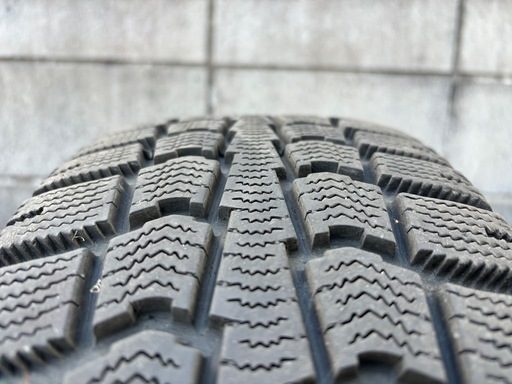 スタッドレスタイヤ175/65R15　