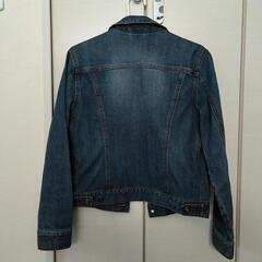 ユニクロ   デニムジャケットの画像