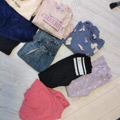 女の子　長袖子供服　靴の画像