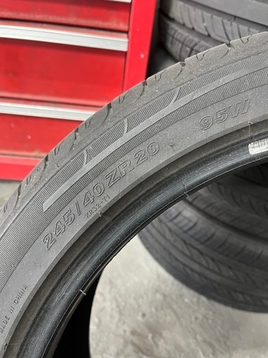 245/40ZR20 タイヤ4本