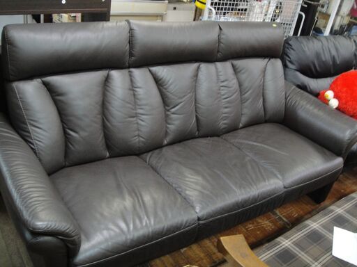 本革張り３人掛けソファ　背もたれ脱着可能