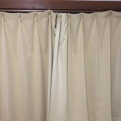遮光カーテン黄色