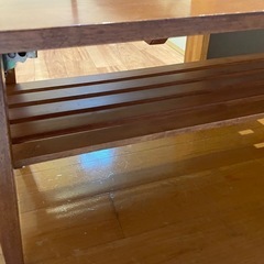 棚付ローテーブル　天然木　ラバーウッド集成材の画像