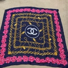 決まってますCHANEL スカーフ