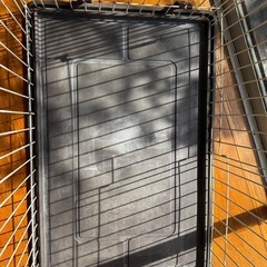 犬用ケージ(白色＆茶色)の画像