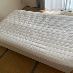【お取引中】無印　脚付き　セミダブル　ベッドの画像
