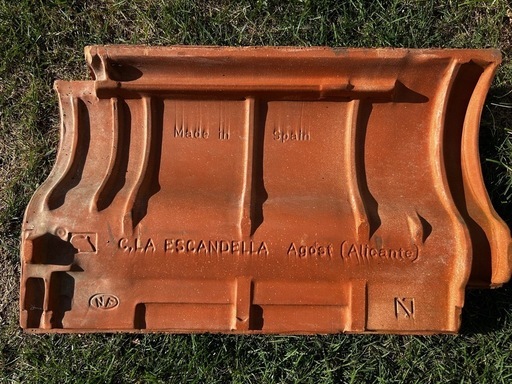 スペイン製の屋根瓦