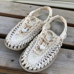KEEN キーン UNEEK ユニーク サンダル ホワイト 23cm