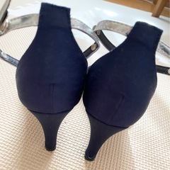 パンプス ネイビー ストラップタイプ Vカット Sサイズ の画像