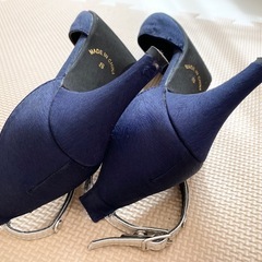 パンプス ネイビー ストラップタイプ Vカット Sサイズ の画像