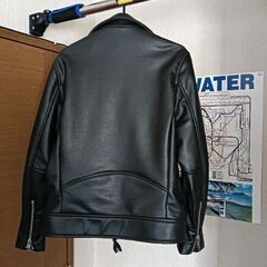 H&Mレザージャケットの画像