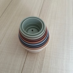 知育玩具　スタッキングカップ