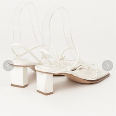 CHARLES & KEITH ヒールサンダルの画像