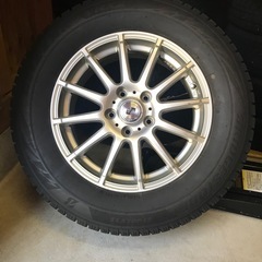 予約中215/65R16  スタッドレス　VRX2  エルグランド (E52)で使用の画像