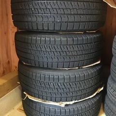 予約中215/65R16  スタッドレス　VRX2  エルグランド (E52)で使用