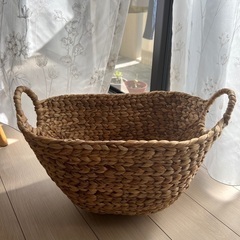 木のカゴ　バスケット