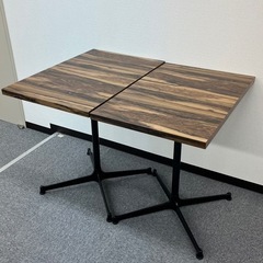 カフェ　テーブル