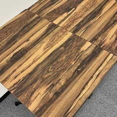 カフェ　テーブルの画像