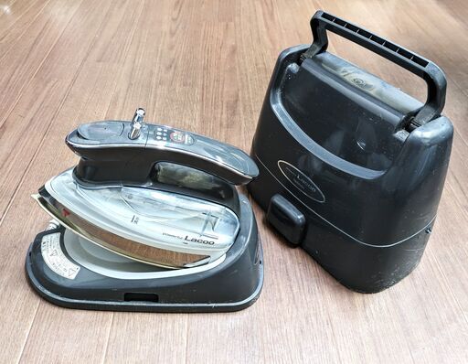 アイロン　　　TOSHIBA    Lacoo