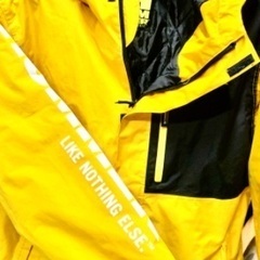 新品、　未使用　　 Hummer イエロー　ハマーブランドのレインウェア　ジャケット　の画像