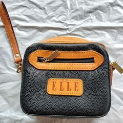 ★(値下げしました)ELLE (エル)ミニポーチを譲ります。　