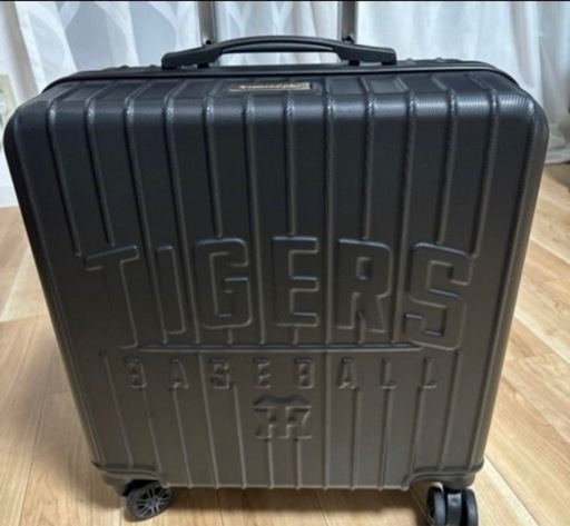 阪神ファンクラブ　ダイヤモンドプラス　キャリーバッグ