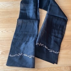 ROPE ブラックストール　花の刺繍つき