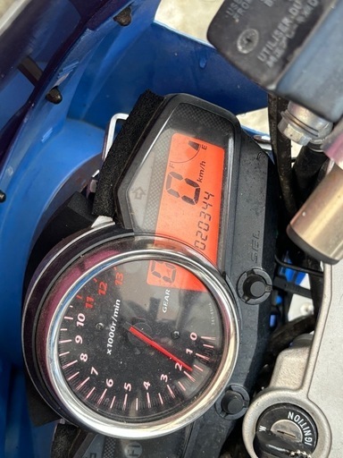 最終値下げ　バイク　スズキ　GSR250 丸目カスタム　純正パーツ付き　スマホホルダー付き　USB シガーソケット電源ポート　 最終値下げ バイク スズキ GSR250 丸目カスタム 純正パーツ付き スマホ