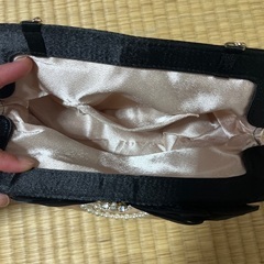 ★結婚式　パーティ　ブライダルバック　ベージュ×黒　オーガンジーリボン　ビジュー付　パールチェーン　持ち手チェーン　内ポケットあり★の画像