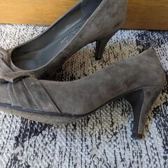 【美品】DIANA パンプス グレー シルキー スウェード 23㎝　ダイアナの画像