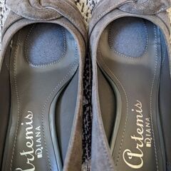 【美品】DIANA パンプス グレー シルキー スウェード 23㎝　ダイアナの画像