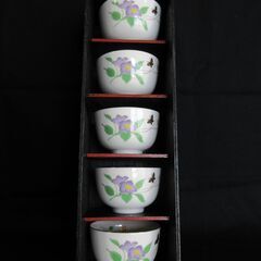 	煎茶揃５客セット（弥生窯　有田焼）	 	８．５ｃｍ×５．２ｃｍ	