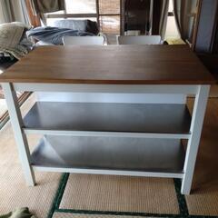 ダイニングテーブルの画像