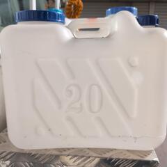 残り2個  水タンク20Lの画像