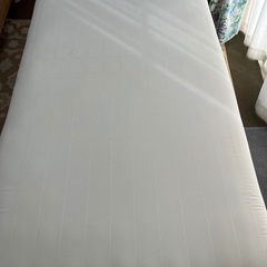 足つきマットレスの画像