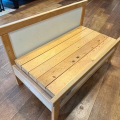 IKEAのベッドをDIYしたベンチの画像