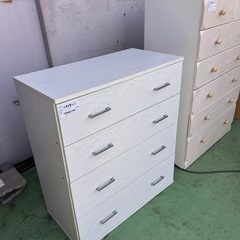 早い者勝ち！　木製組み立て式　4段タンスの画像