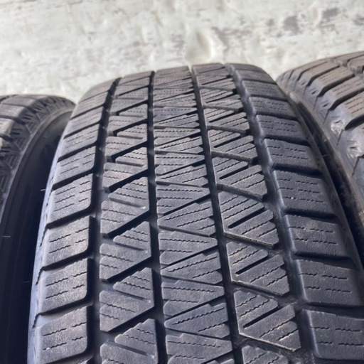 バリ山　BRIDGESTONE ブリヂストン　ブリジストン　DM-V3 225/60R18 スタッドレス　タイヤ　2022年〜2023
