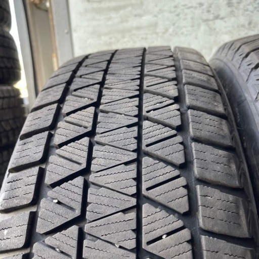 バリ山　BRIDGESTONE ブリヂストン　ブリジストン　DM-V3 225/60R18 スタッドレス　タイヤ　2022年製　18イ