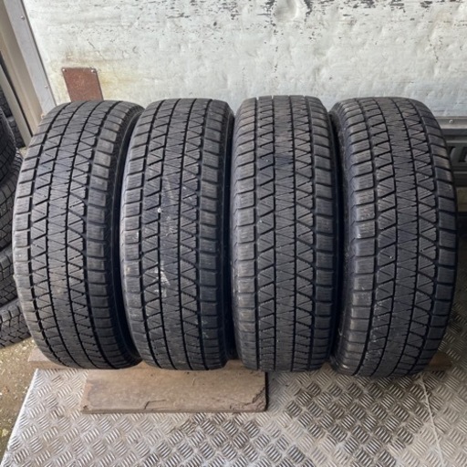 バリ山　BRIDGESTONE ブリヂストン　ブリジストン　DM-V3 225/60R18 スタッドレス　タイヤ　2022年製　18インチ