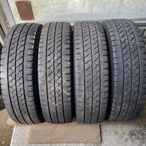 BRIDGESTONE ブリヂストン　ブリジストン　VL1 195/80R15 107/105L LT スタッドレス　タイヤ　2022年製　15インチ