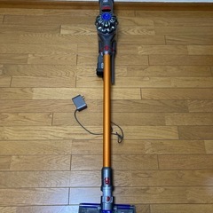 dyson sv10 コードレス掃除機の画像