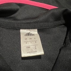 adidasジャージ上下の画像