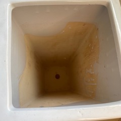 角形陶器鉢　1つの画像