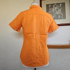 お値下げしました！新品未使用韓国ブランドUGIZシャツの画像