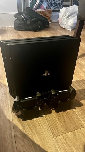 ps4 pro 1TB CUH-7000B