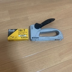 ワカイ　タッカー