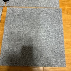 タイルカーペット縦横50cm✖️12枚の画像